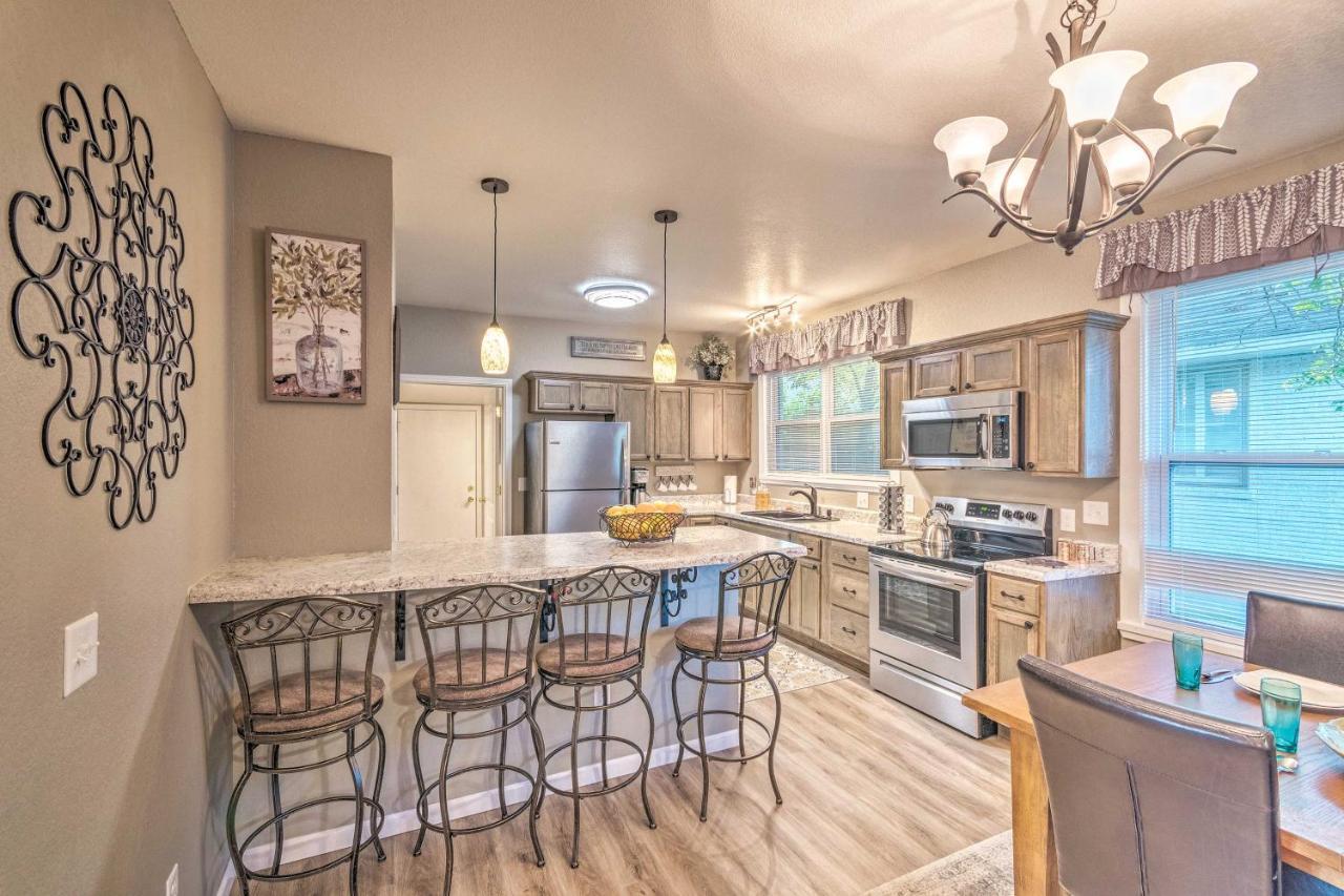 Remodeled Downtown Hot Springs Home With Porch Eksteriør bilde